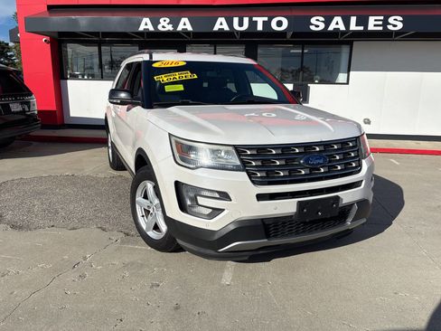 Used 2016 Ford Explorer XLT w/ Equipment Group 202A image 8