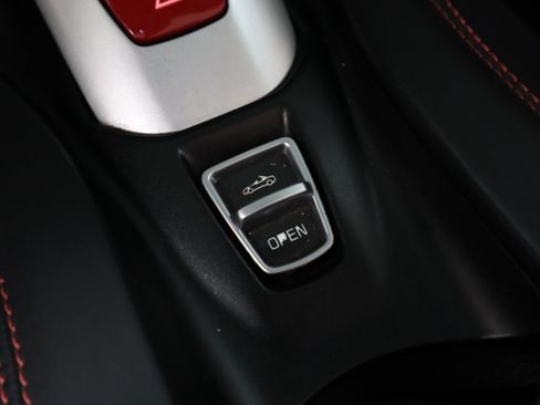 Used 2016 Ferrari California T RWD image 31