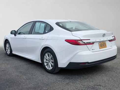 Used 2025 Toyota Camry LE FWD image 5