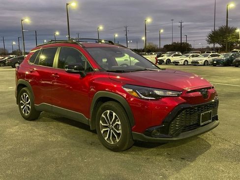 Certified 2025 Toyota Corolla Cross AWD Hybrid image 2