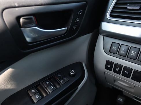 Used 2018 Toyota Highlander Limited Platinum image 64