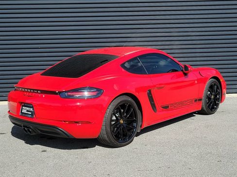 Certified 2024 Porsche 718 Cayman RWD image 7