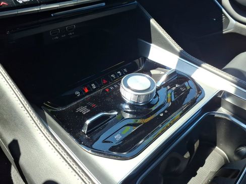 New 2026 Jeep Grand Wagoneer 4WD image 18