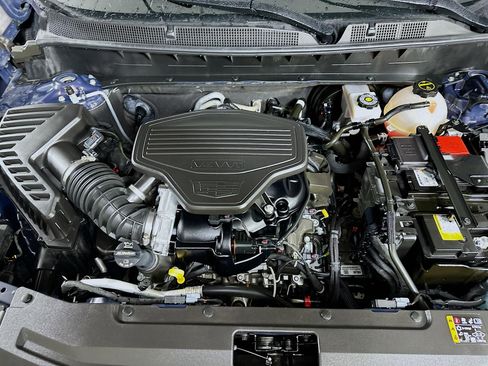 Used 2025 Cadillac XT6 Premium Luxury image 36