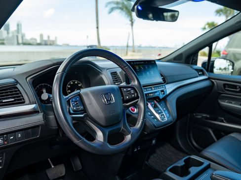 Used 2025 Honda Odyssey Sport-L image 29