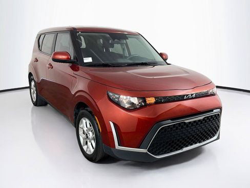 Used 2025 Kia Soul LX w/ LX Technology Package FWD image 5
