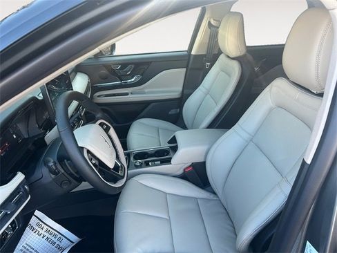 New 2026 Lincoln Corsair Premiere image 9