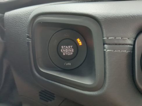 New 2025 Jeep Gladiator High Tide image 25