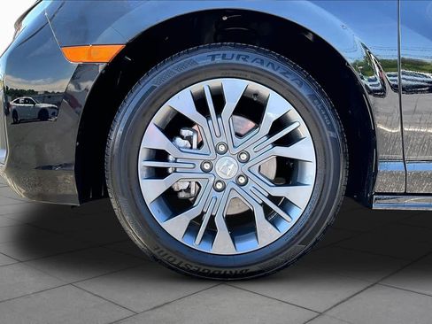 Certified 2025 Honda Odyssey Touring image 11