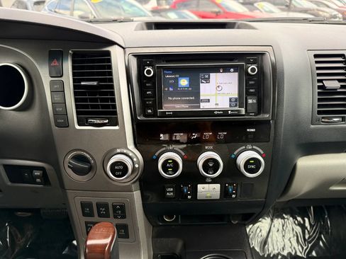 Used 2017 Toyota Sequoia Platinum AWD/4WD image 37