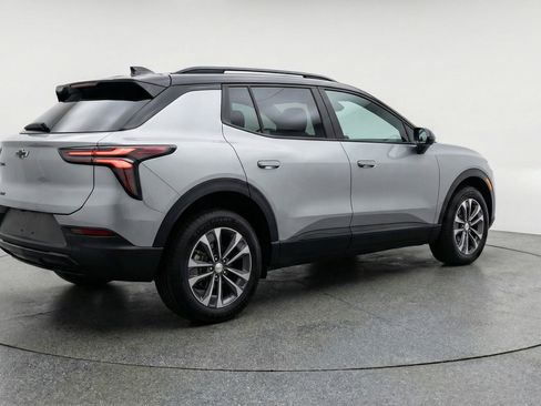 Used 2025 Chevrolet Equinox LT image 9