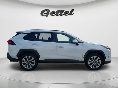 Used 2023 Toyota RAV4 Limited FWD image 4