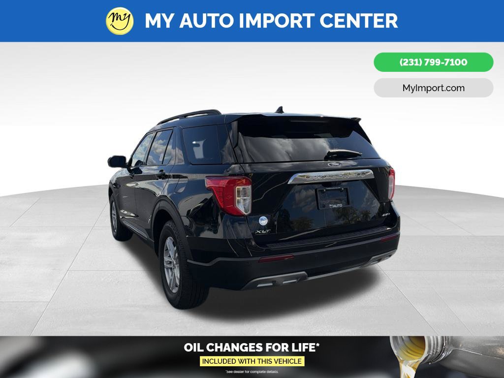 Used 2021 Ford Explorer XLT w/ Equipment Group 202A AWD/4WD image 5