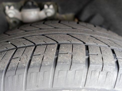 Used 2022 Ford Explorer XLT w/ Equipment Group 202A image 37