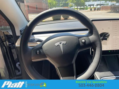 Used 2023 Tesla Model Y Long Range AWD/4WD image 36