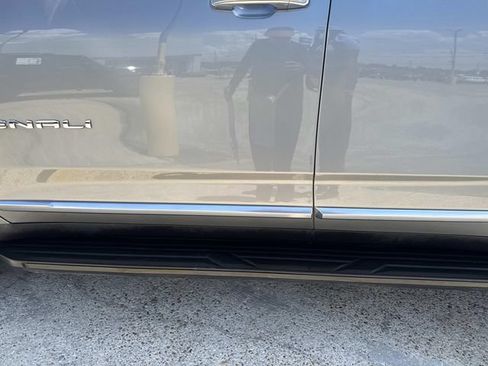 Used 2024 GMC Yukon Denali RWD image 14