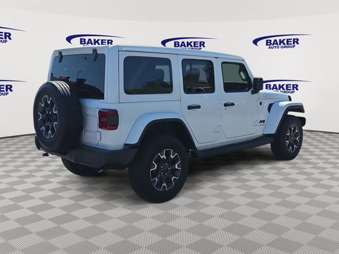 New 2026 Jeep Wrangler Unlimited Sahara AWD/4WD image 3