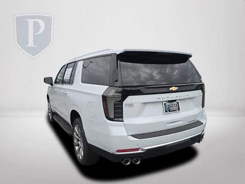New 2026 Chevrolet Suburban Premier AWD/4WD image 8
