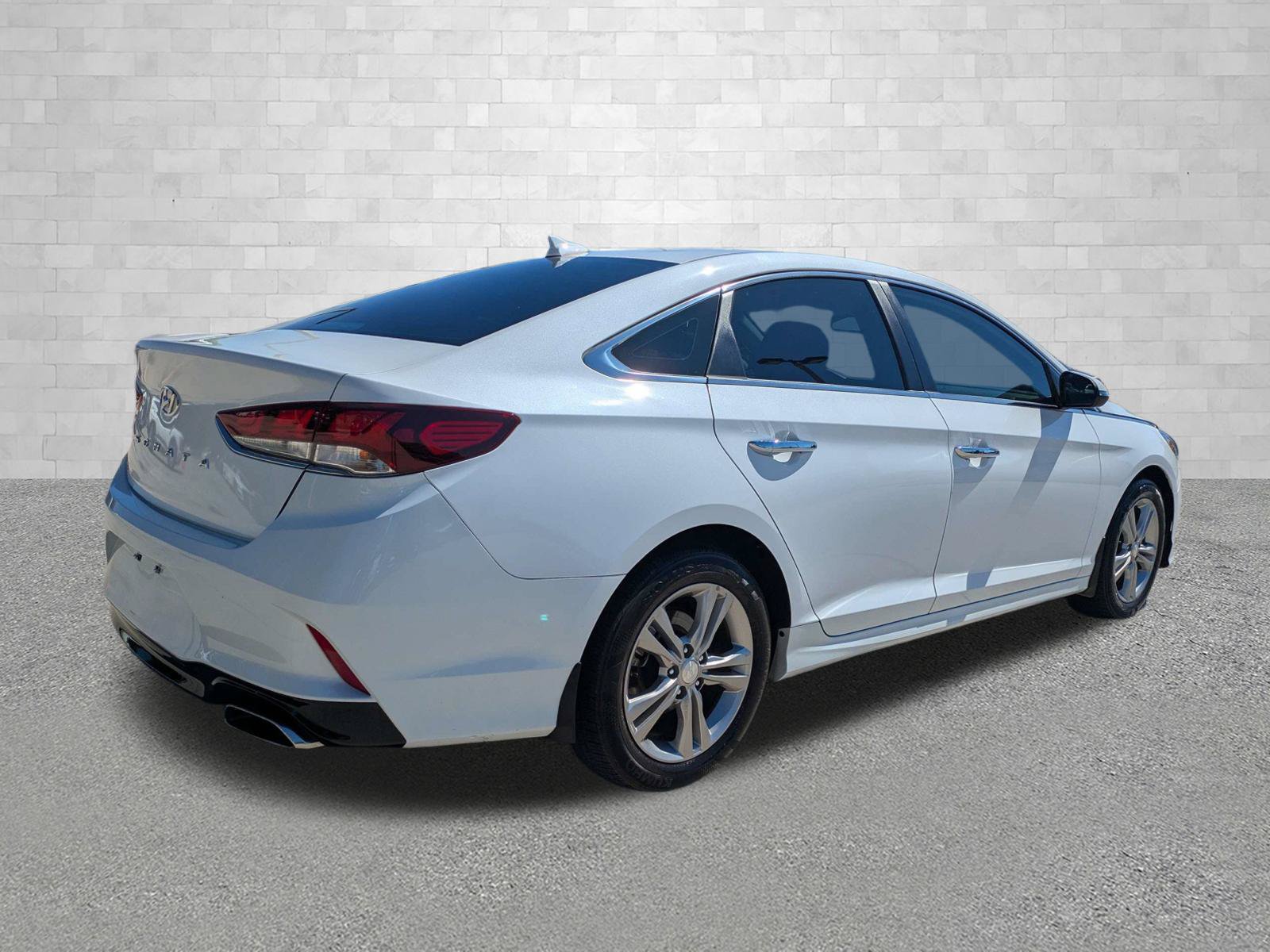 Used 2018 Hyundai Sonata SEL FWD image 2