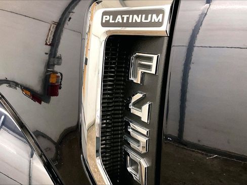 Used 2022 Ford F450 Platinum image 13