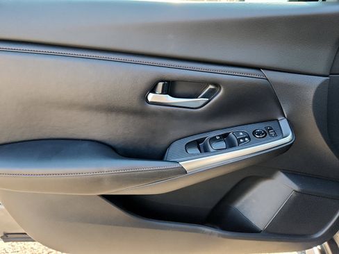 Used 2021 Nissan Sentra SR image 12