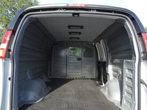 Used 2023 Chevrolet Express 2500 w/ Driver Convenience Package image 14