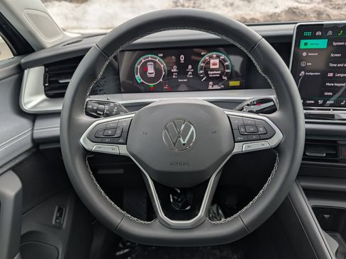 New 2026 Volkswagen Tiguan SE AWD/4WD image 9