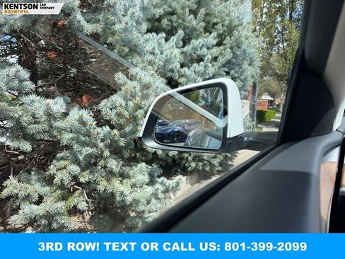 Used 2024 Tesla Model Y Long Range AWD/4WD image 19
