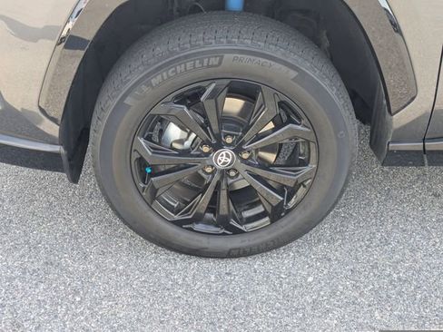 Used 2023 Toyota RAV4 SE image 12