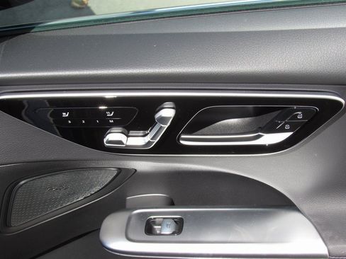 Certified 2022 Mercedes-Benz C 300 4MATIC Sedan image 21