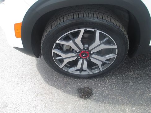 Used 2022 Kia Seltos SX w/ Sunroof Package AWD/4WD image 14