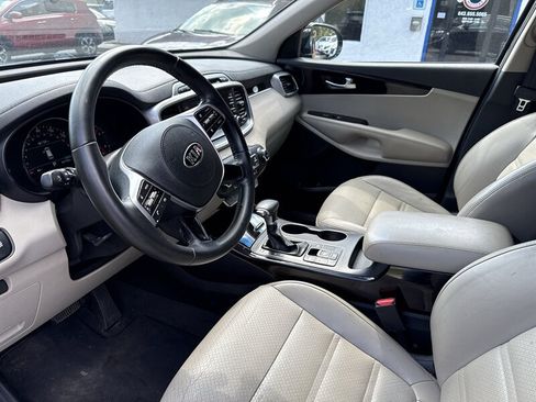 Used 2019 Kia Sorento EX FWD image 9