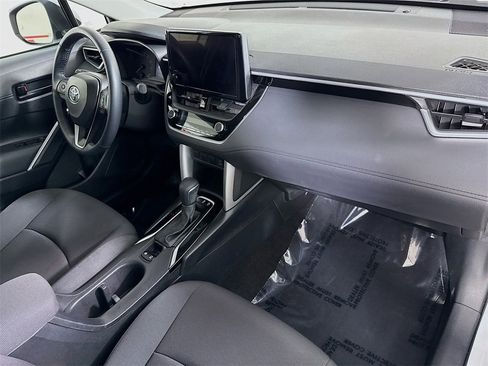 Certified 2023 Toyota Corolla Cross LE image 29