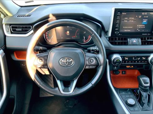 Used 2020 Toyota RAV4 Adventure image 5