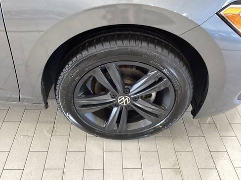 Used 2023 Volkswagen Jetta SE w/ Panoramic Sunroof Package FWD image 22