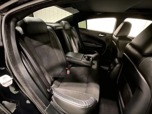 Used 2022 Dodge Charger R/T w/ Plus Group RWD image 27