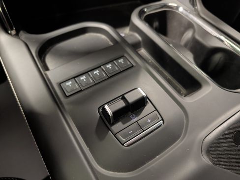 Used 2025 GMC Sierra 2500 AT4X AWD/4WD image 13