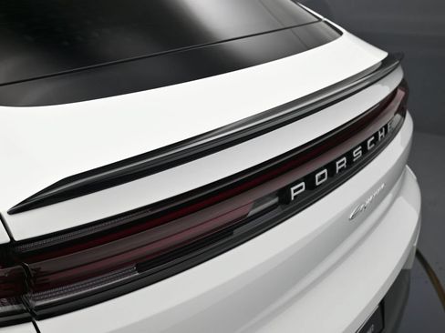 Used 2026 Porsche Cayenne Coupe AWD/4WD image 33