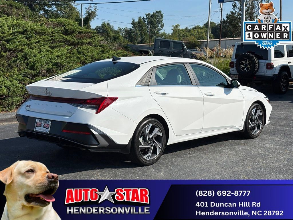 Used 2025 Hyundai Elantra Limited FWD image 3