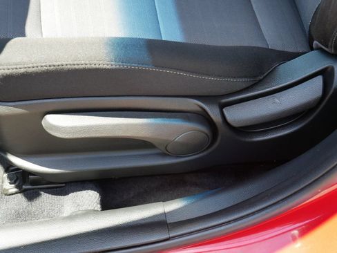 Used 2018 Kia Forte S w/ S Technology Plus Package FWD image 15