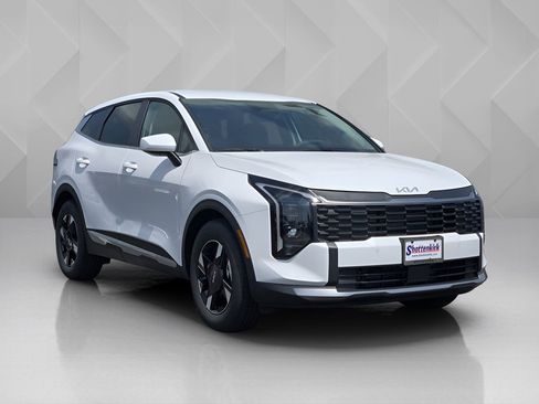 New 2026 Kia Sportage LX image 2