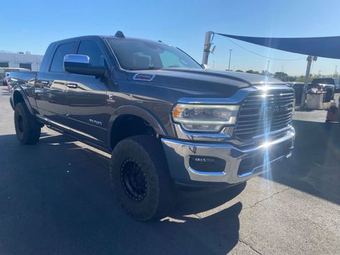 Used 2019 RAM 2500 Laramie AWD/4WD image 3