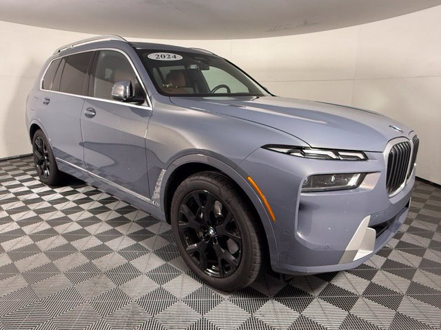 Used 2024 BMW X7 xDrive40i w/ Executive Package AWD/4WD image 9