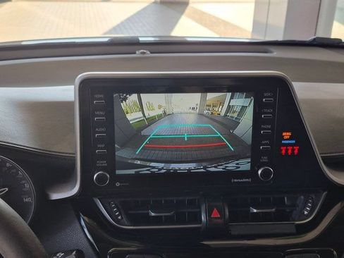 Used 2021 Toyota C-HR LE FWD image 20