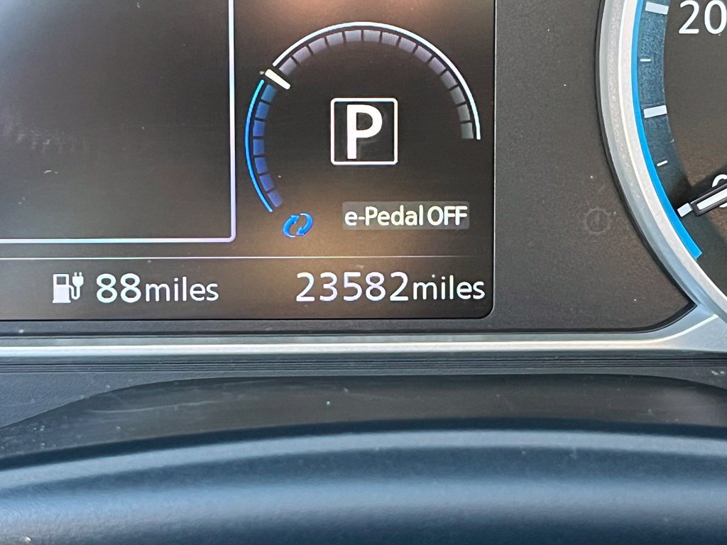 Used 2025 Nissan Leaf S FWD image 17