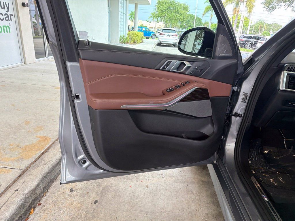Used 2026 BMW X5 sDrive40i w/ M Sport Package RWD image 51