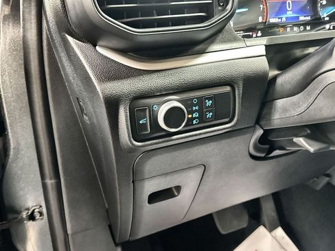Used 2020 Ford Explorer XLT RWD image 16