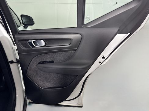 Used 2022 Volvo XC40 P8 Recharge Plus image 27