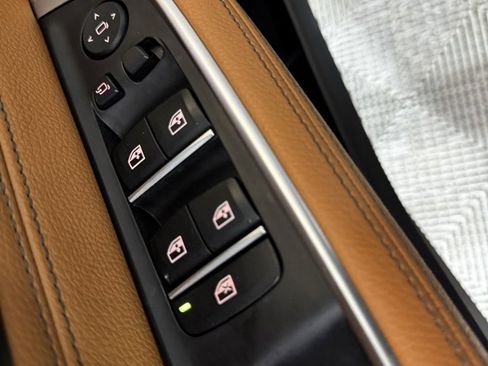 Used 2018 BMW 640i Gran Turismo xDrive w/ M Sport Package image 21