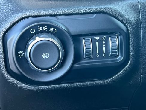 Used 2018 Jeep Wrangler Unlimited Sport image 32